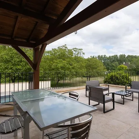 Les Terrasses De Maison Et Piscine 11pax *